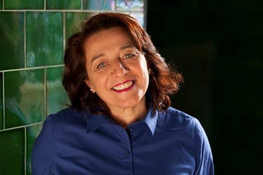 Erfahrungen - Wenn Wunschkinder abgetrieben werden Porträt von Hebamme Renate Mitterhuber